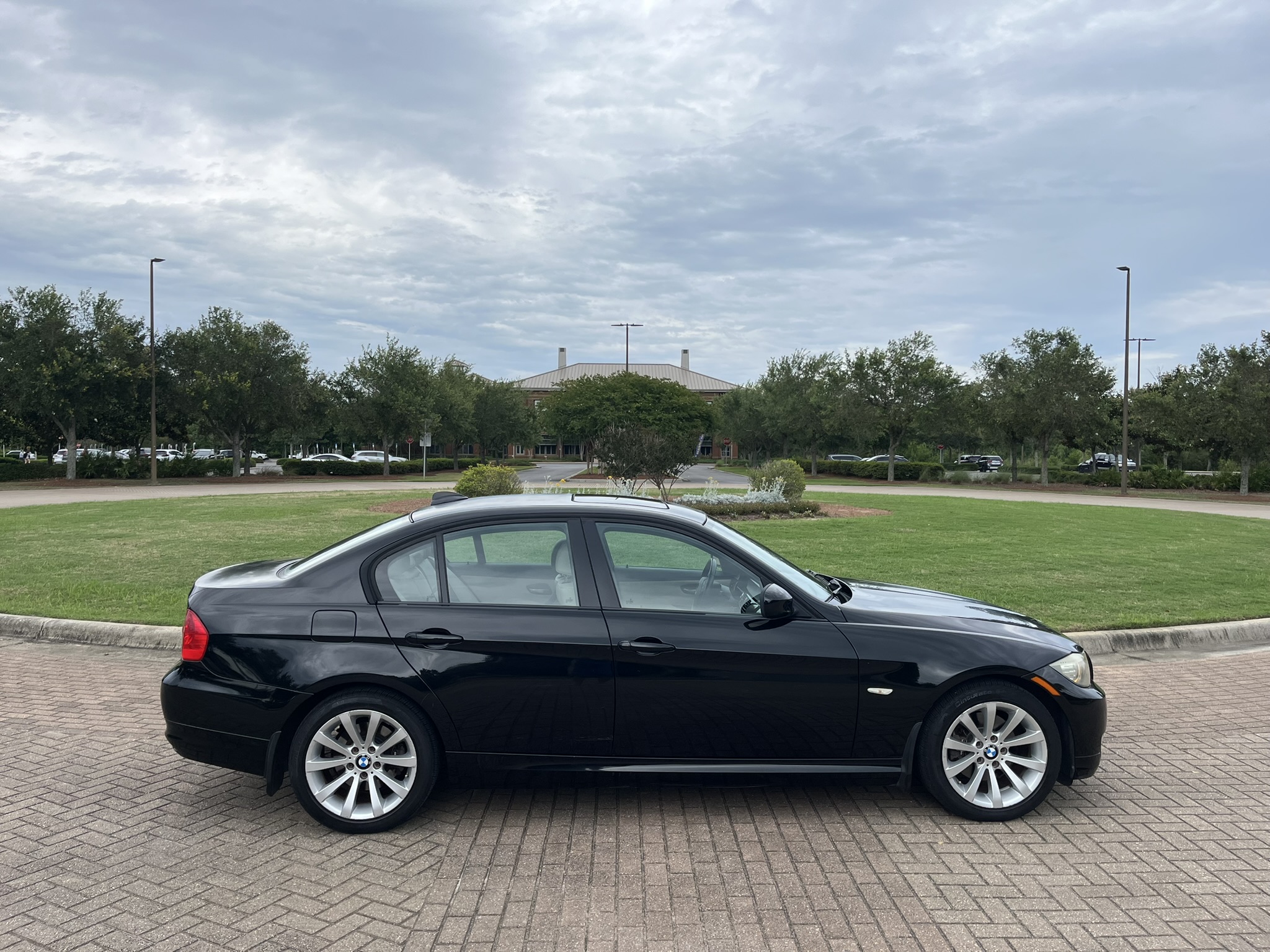 bmw 3 series 2011 WBAPH7G58BNM59748 image bmw 3 series 2011 WBAPH7G58BNM59748 image